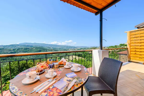 Camera matrimoniale panoramica con terrazza – foto 6